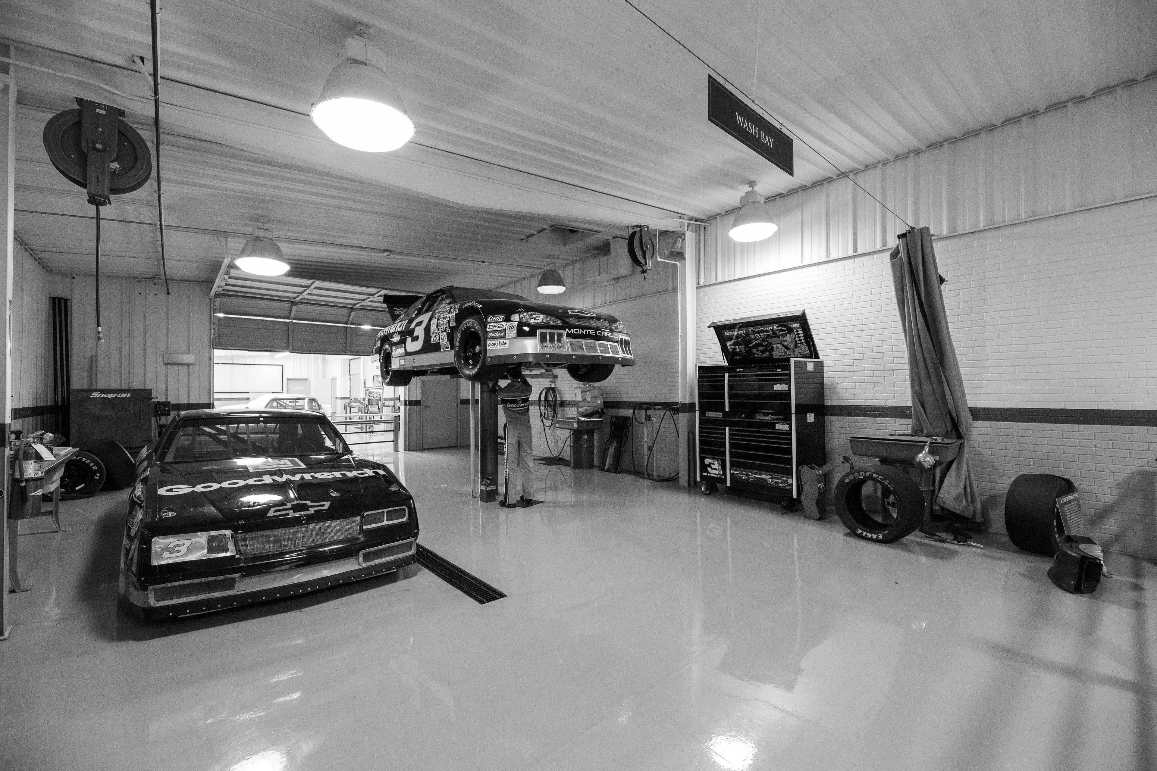 How to Choose the Right Car Lift for Your Garage
