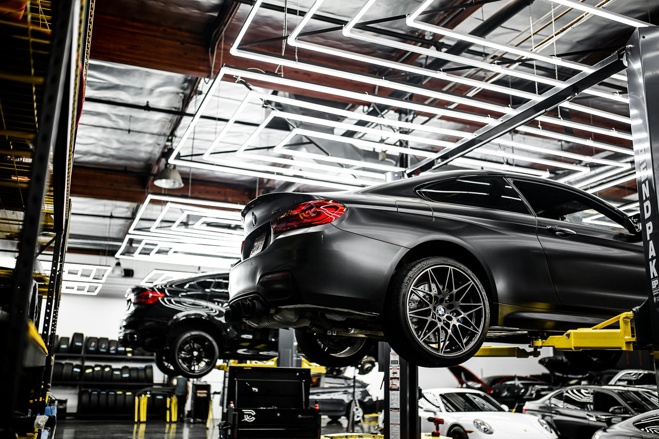 5 Reasons Every Garage Needs a Car Lift